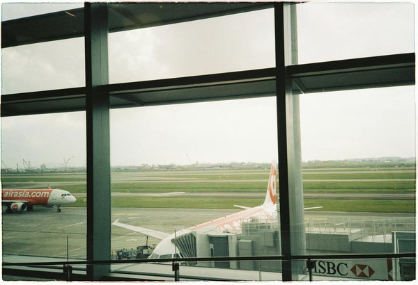 Quels sont les conseils pour camper en toute sécurité dans une région de montagnes avec des glissements de terrain?